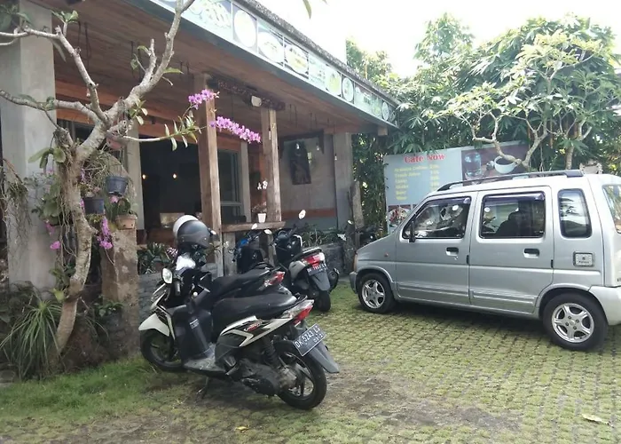 Coconow Motel *