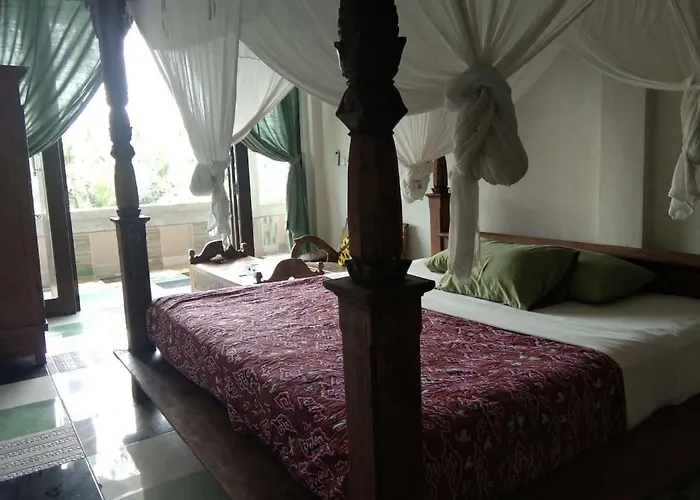 Coconow Motel *