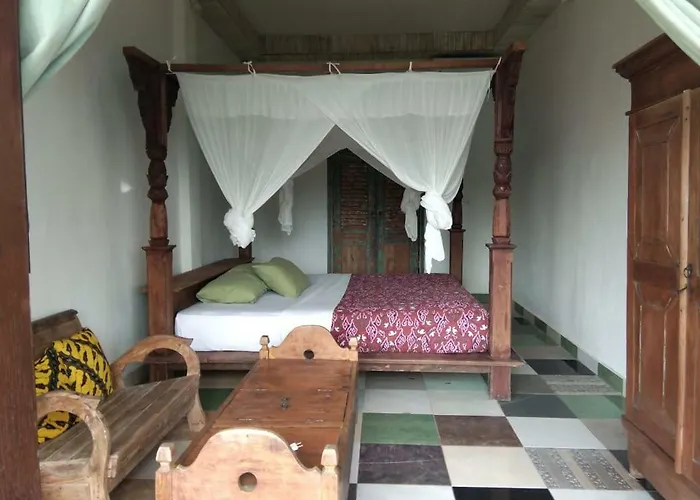 Coconow Motel *